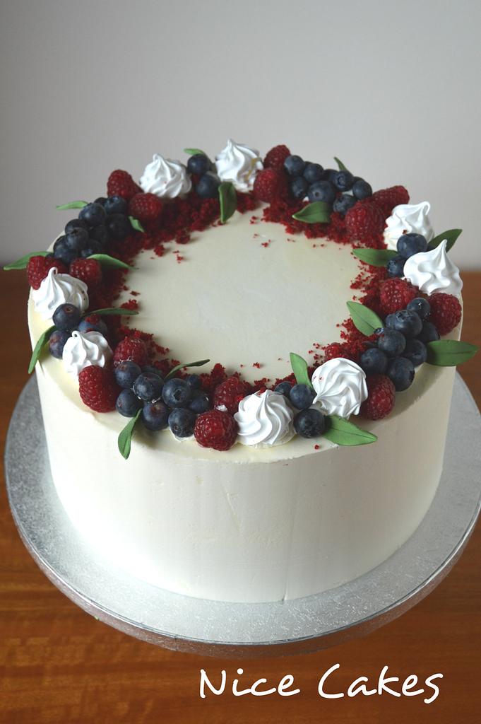 Simple buttercream cake - Cake by Paula Rebelo - CakesDecor