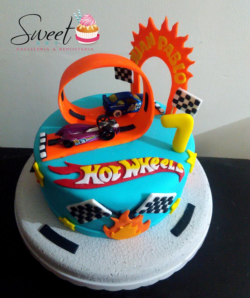 Torta Hot Wheels - Decorated Cake by Sweet Art Pastelería - CakesDecor