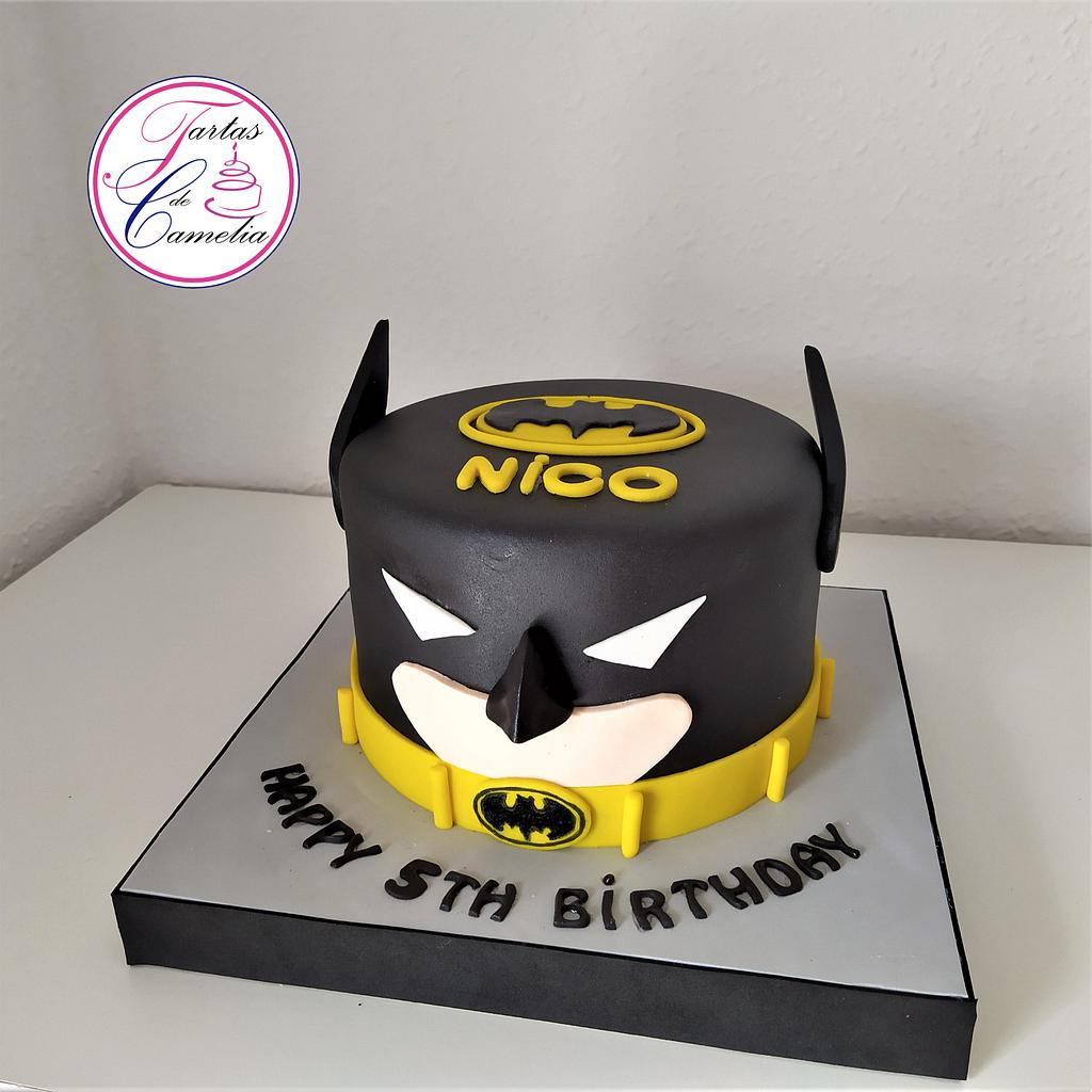 TARTA BATMAN - Decorated Cake by Camelia - CakesDecor