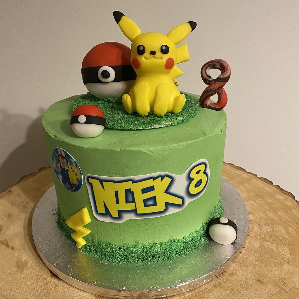 Pokémon-/Pikachu-cake - Decorated Cake by Bonnie's 🧡 - CakesDecor