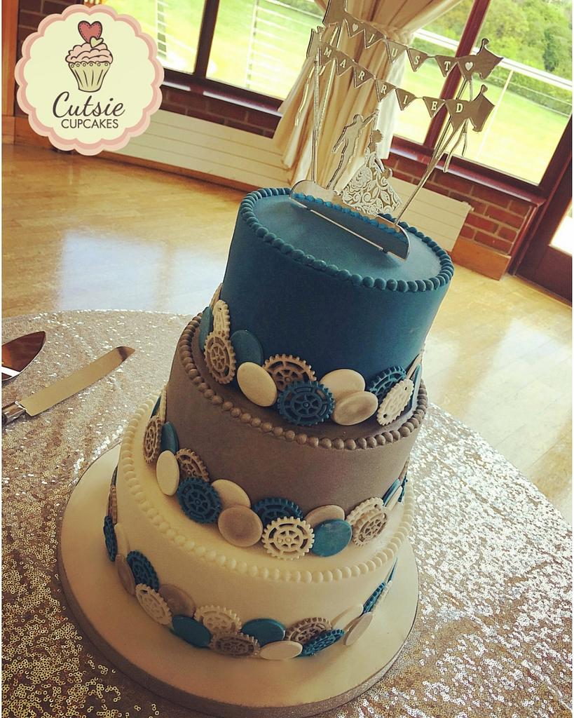 Mechanics Wedding Cake Cake By Cutsie Cupcakes CakesDecor   Ecdb8p3kzact1d3m81vt 