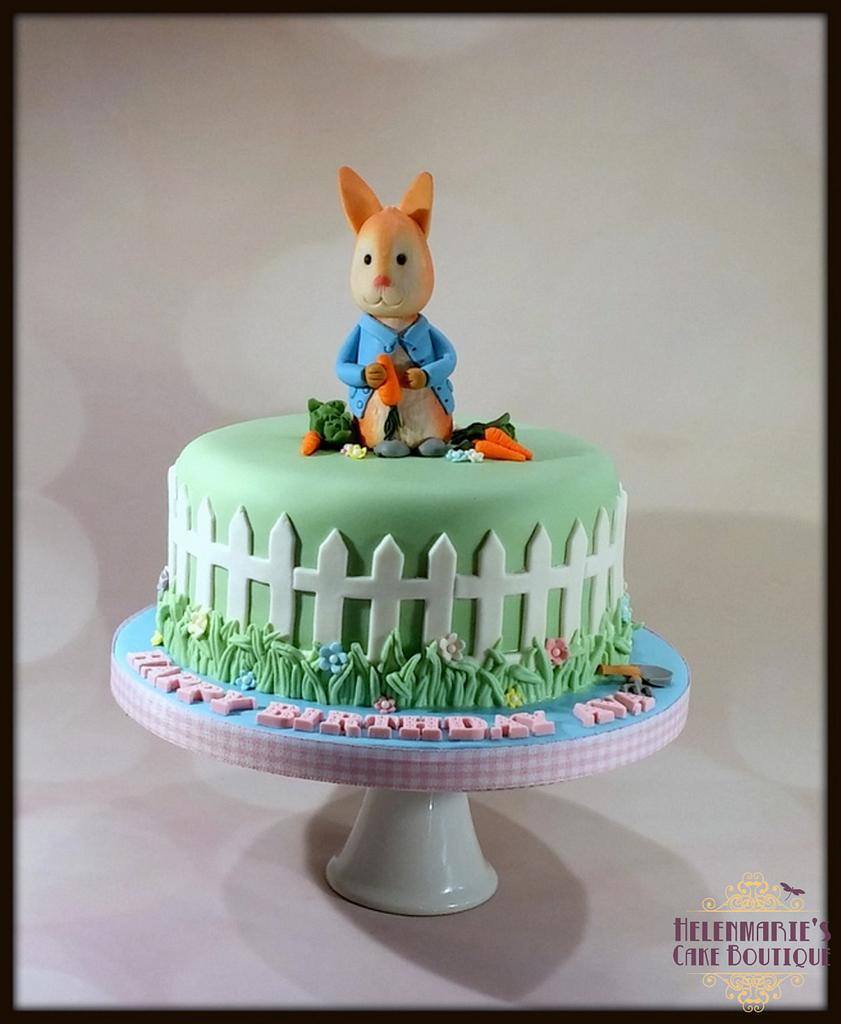 Peter Rabbit Cake - Cake by Helenmarie's Cake Boutique - CakesDecor