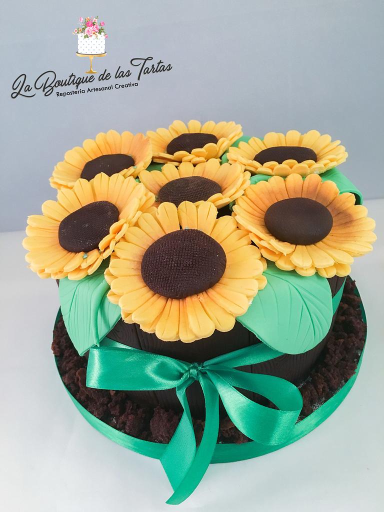 Tarta girasoles - Decorated Cake by La Boutique de las - CakesDecor