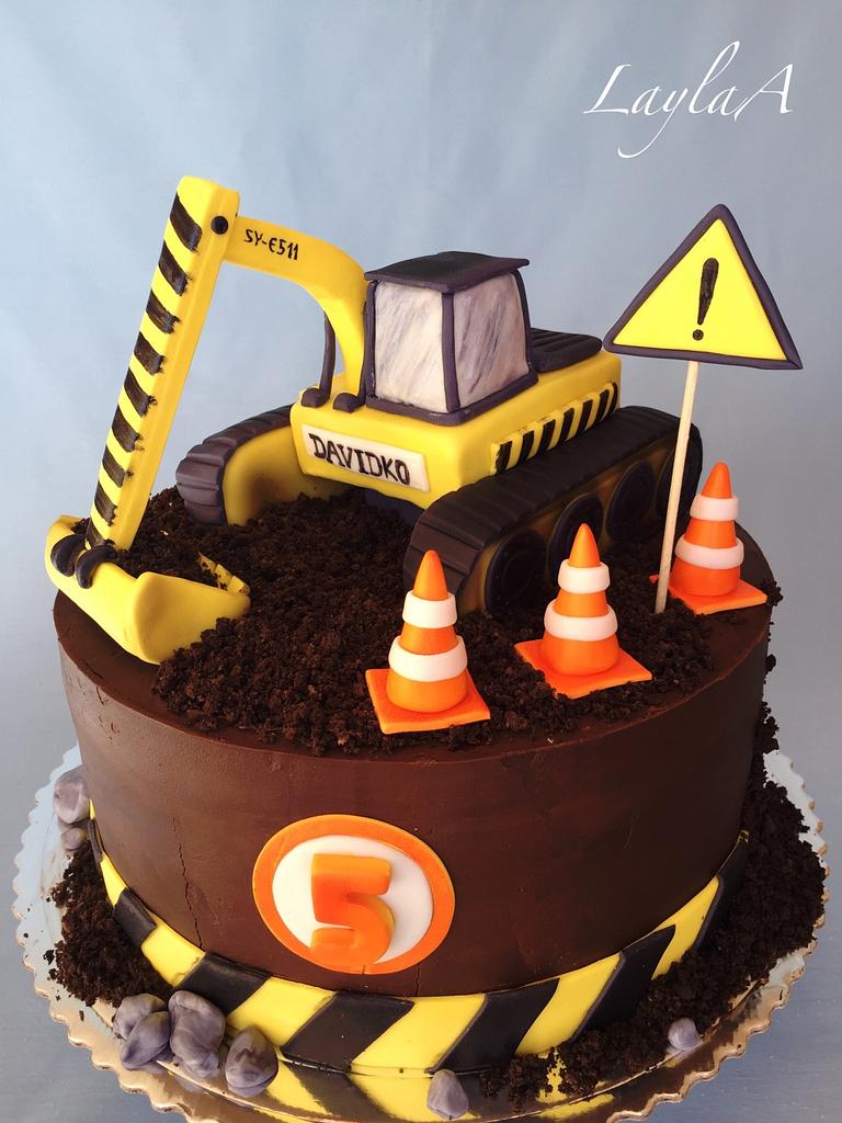 Excavator birthday cake - Cake by Layla A - CakesDecor