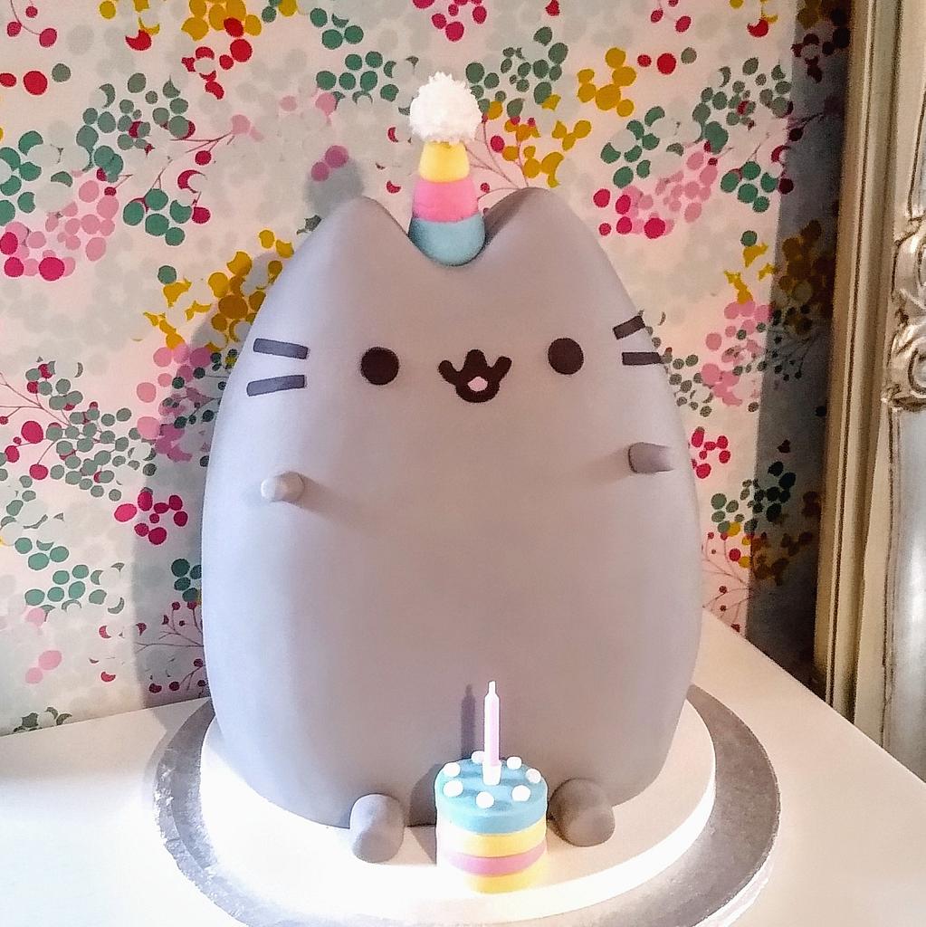 Pusheen Cake - Cake by Klis Cakery - CakesDecor