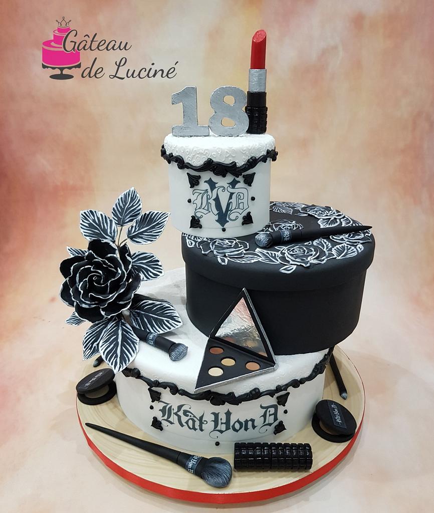 Makeup Birthday Cake Cake By Gateau De Lucine Cakesdecor