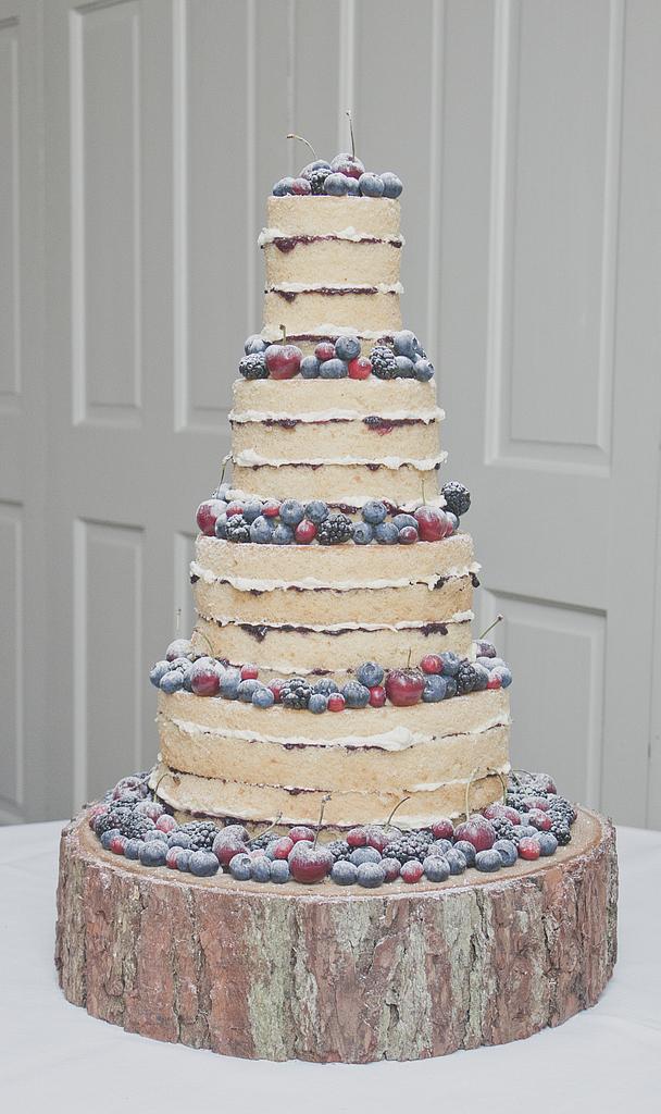 Naked Winter Berry Wedding Cake - Cake by Little Cherry - CakesDecor