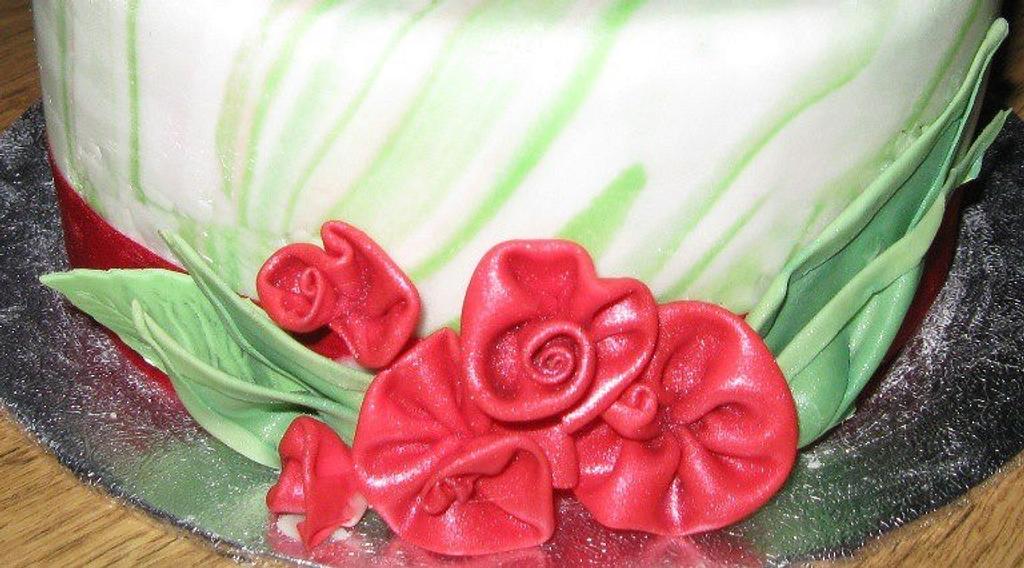 Ribbon Roses on Marbled Fondant Cake by Carol Vaughan CakesDecor