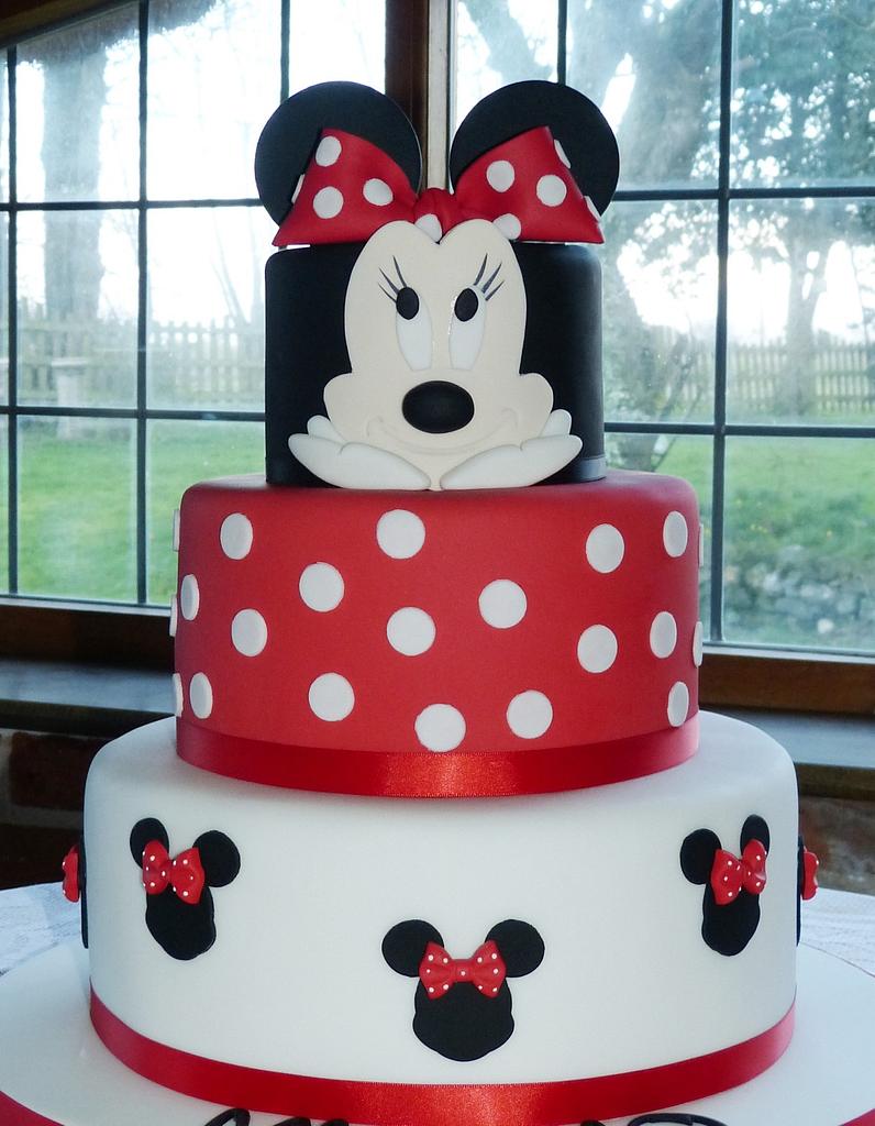 Red 3 tier Minnie Mouse cake - Decorated Cake by Angel - CakesDecor