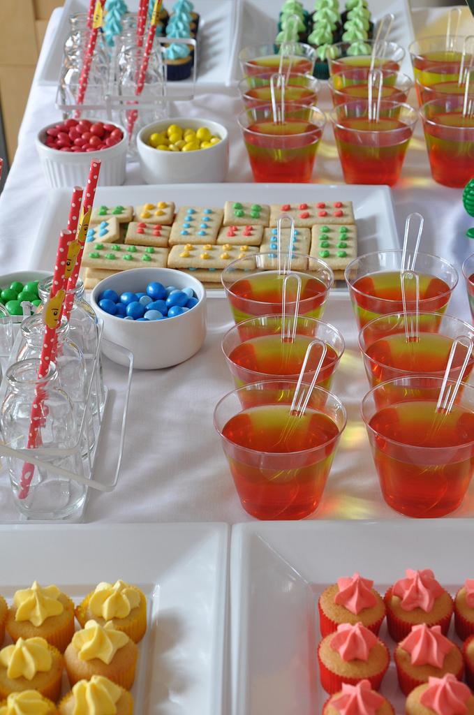 Lego birthday dessert table - Cake by Mrs Robinson's - CakesDecor