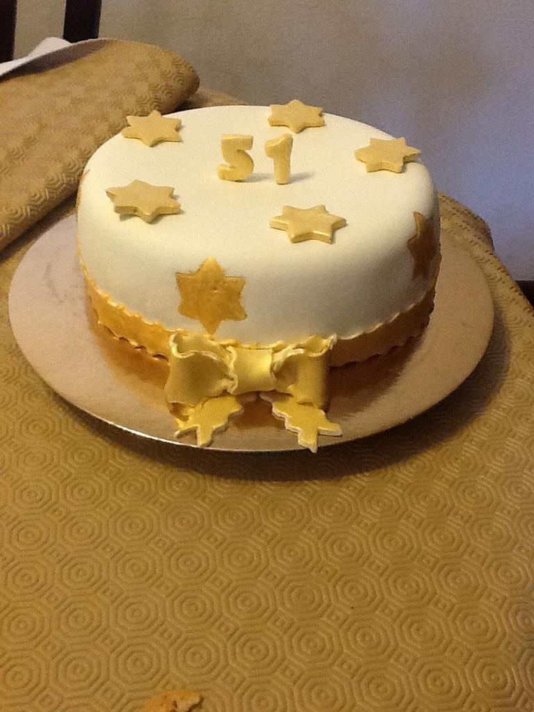Yellow Star Shaped Birthday Cake - Bakealous