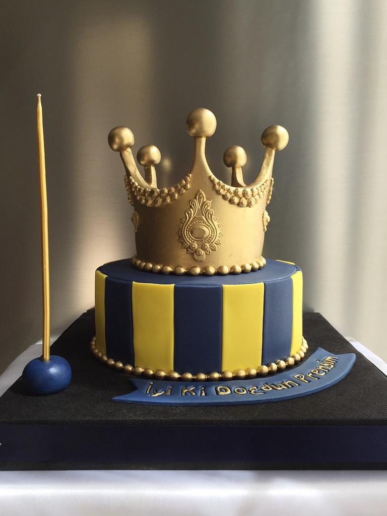 Golden Crown – Cake Girl London