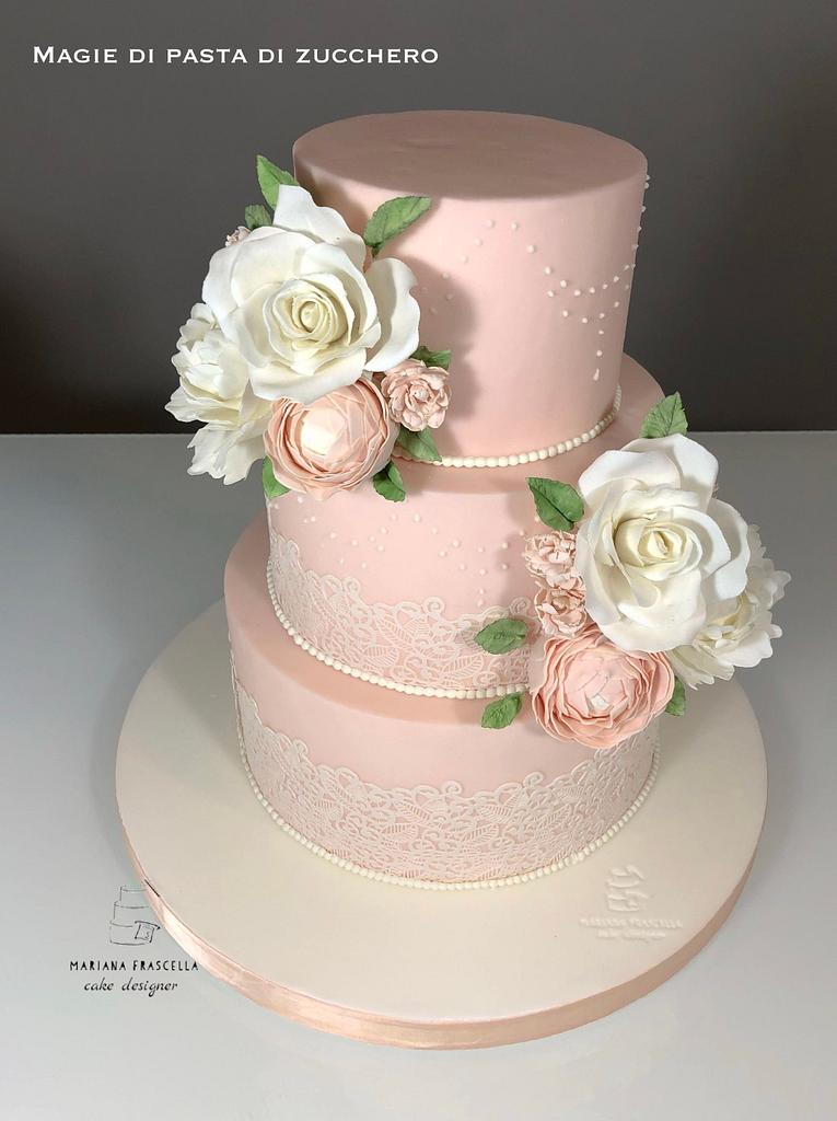 Flowers - Cake by Mariana Frascella - CakesDecor