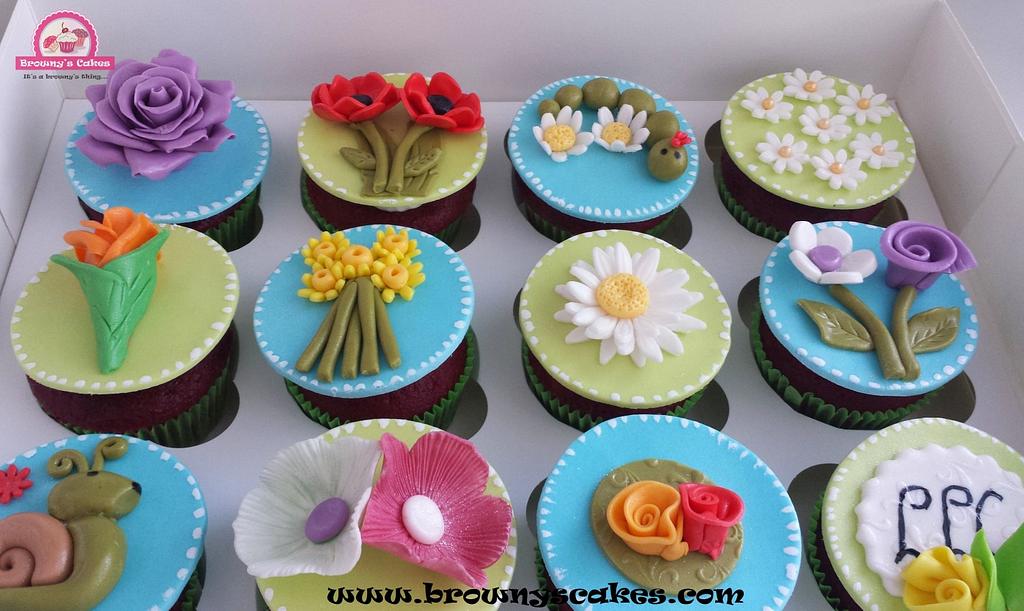 Flowers Garden Cupcakes Cake By Browny S Cakes Cakesdecor