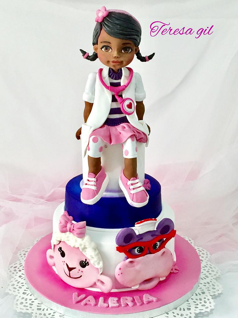 Doctora Juguetes - Decorated Cake by teresagil - CakesDecor