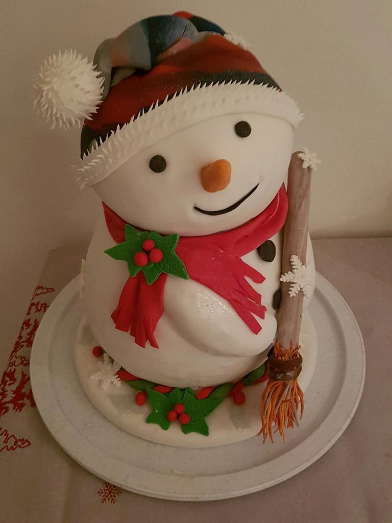 Snowman cake - Cake by iratorte - CakesDecor