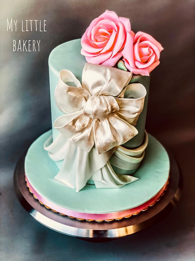 Simple is beautiful - Decorated Cake by Sandra Draskovic - CakesDecor