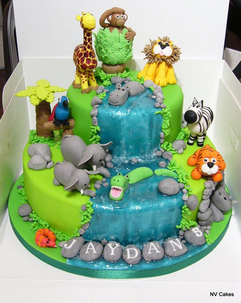 Dreams - Animal themed first birthday cake.. fresh cream... | Facebook