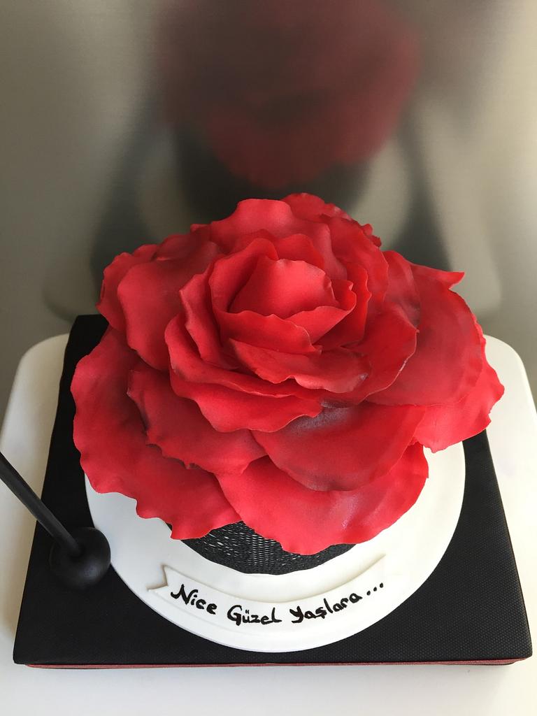 Rose Cake By Pinar Aran Cakesdecor 