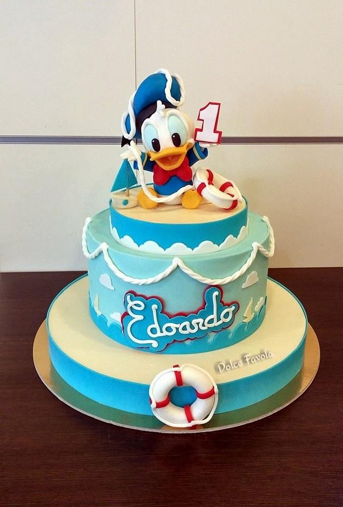 Baby Donald Duck Cake Cake By Simonelopezartist Cakesdecor