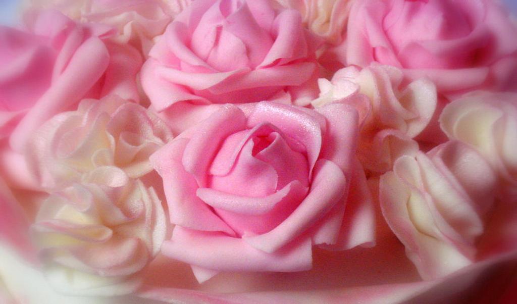 Roses Ruffles mini Birthday cake - Cake by Maya Suna - CakesDecor