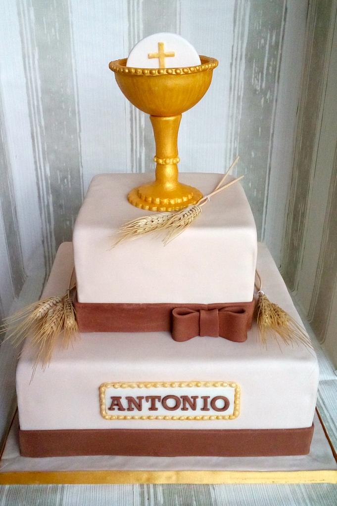 First Holy Communion cake - Cake by Milena - CakesDecor