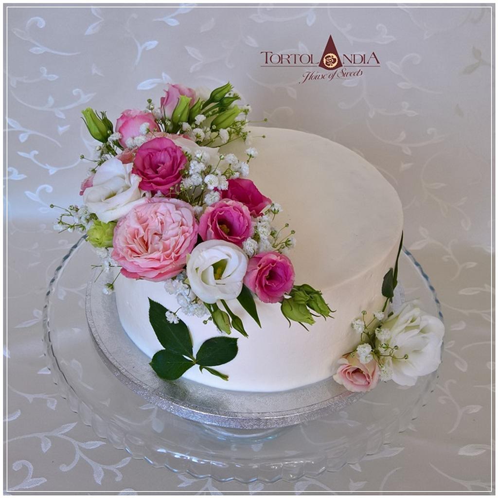 Art's Bakery Glendale | Single Flower Designer Cake