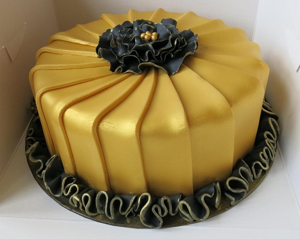 Customize Lovely Orange Flower Birthday Cake Image With Name