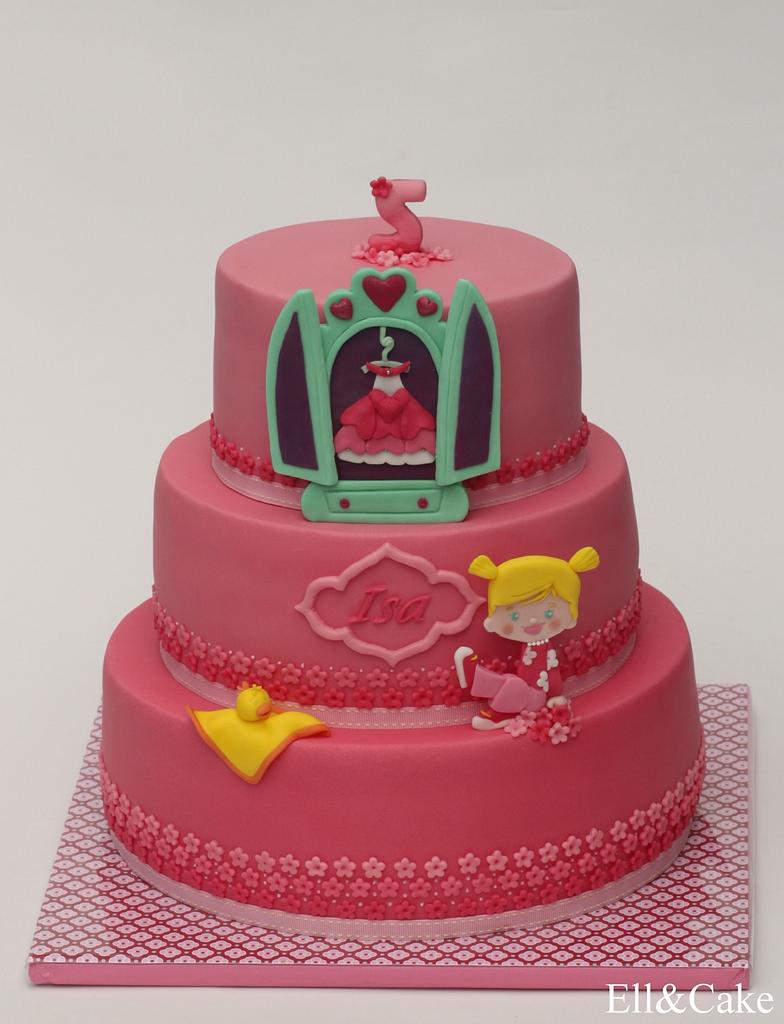 Chloe's Closet Cake - Decorated Cake by Paisley Petals - CakesDecor