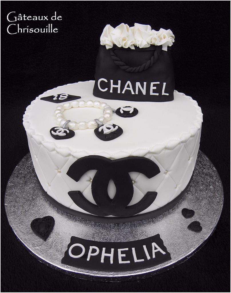 Chanel Cake Cake By Gateaux De Chrisouille Cakesdecor