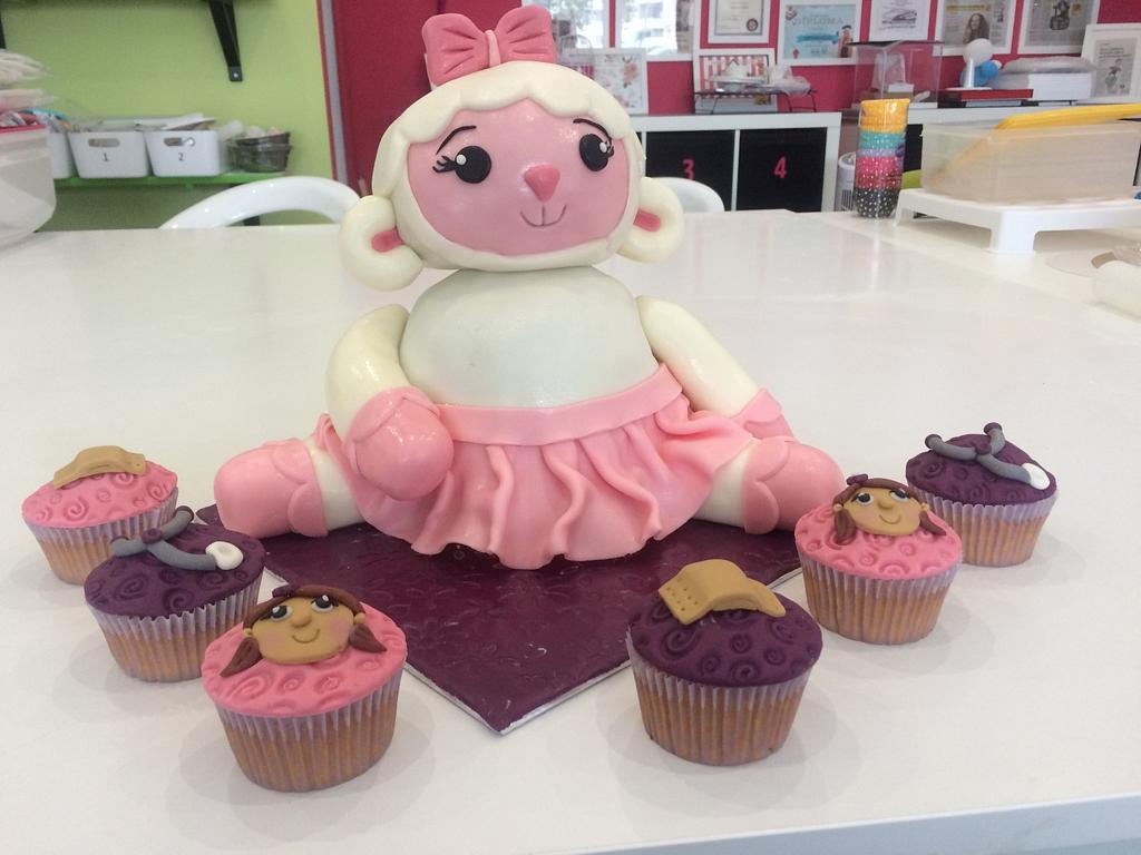 Doc Mcstuffins Lambie Cake By Ladygourmet Cakesdecor