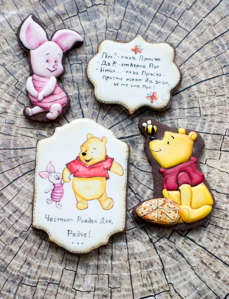 Winnie the Pooh cookies - Cookie by Vanilla & Me - CakesDecor