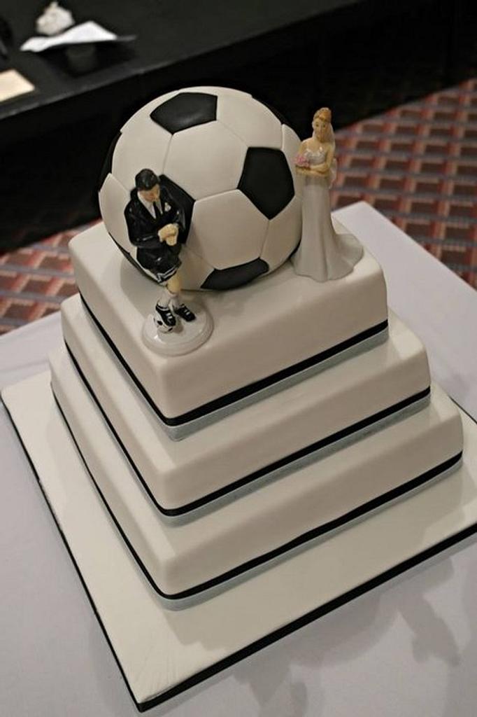 Wedding Cake Stock Photo - Download Image Now - American Football - Ball,  American Football - Sport, Agreement - iStock