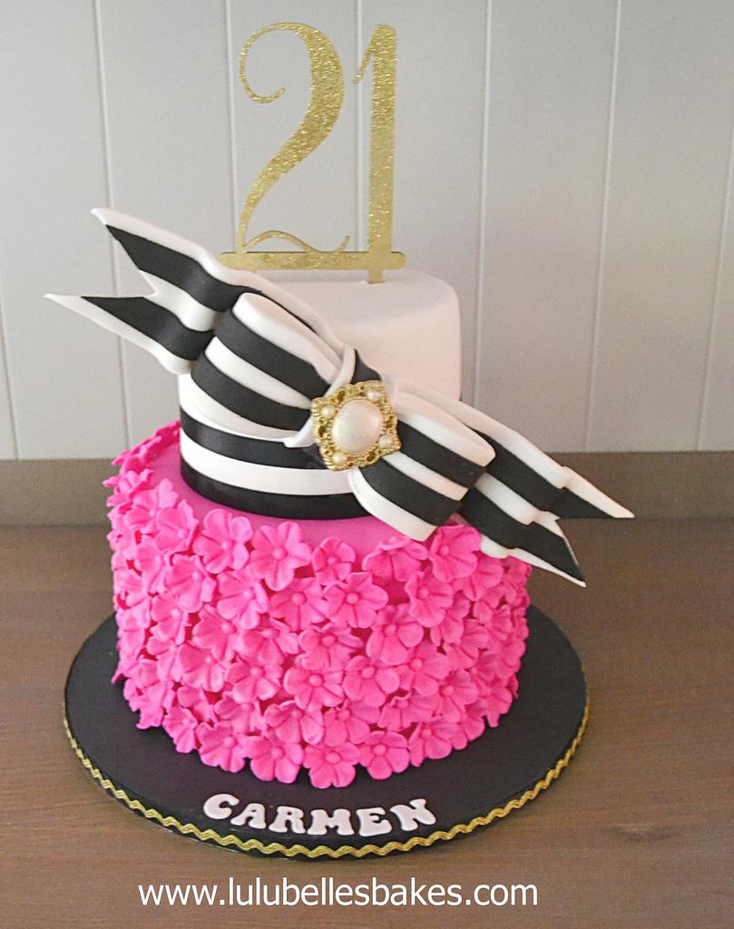 Fashionista Cake - Cake by Lulubelle's Bakes - CakesDecor