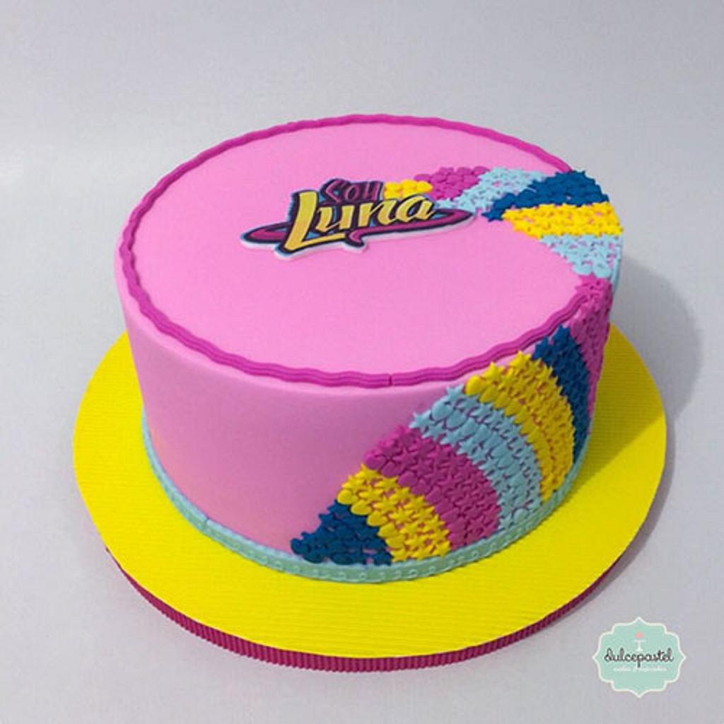 Torta Soy Luna Medellín - Decorated Cake by - CakesDecor