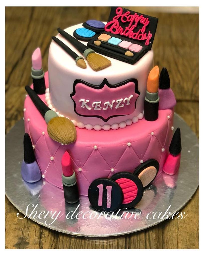 Makeup cake - Decorated Cake by Shereen Adel - CakesDecor