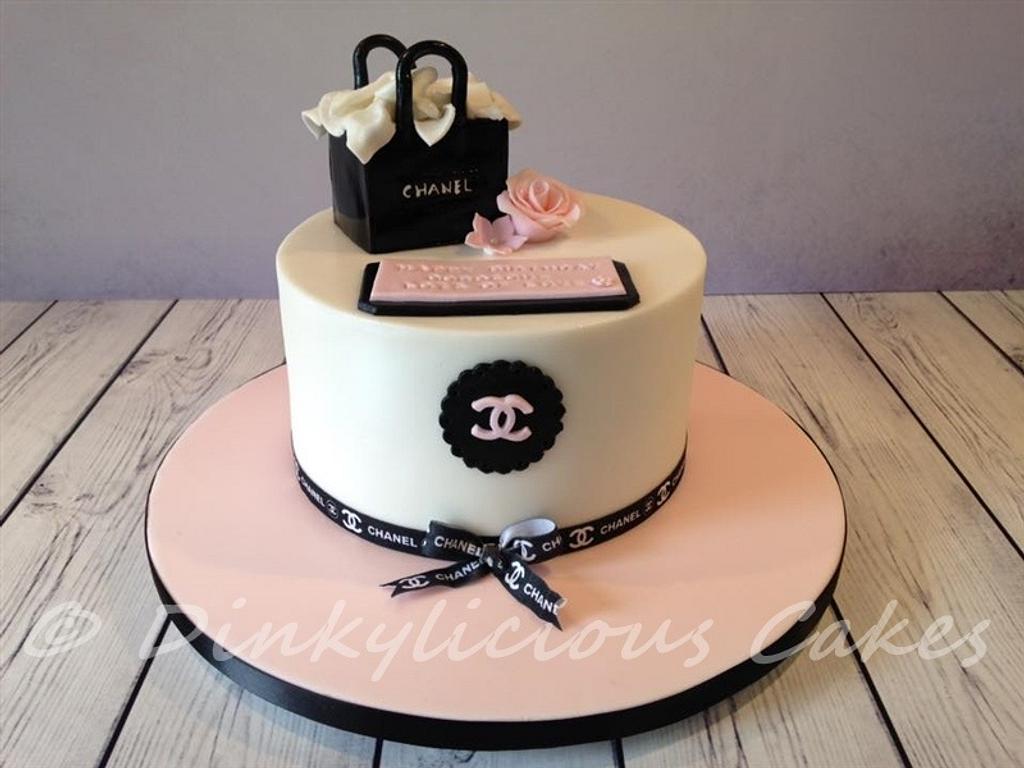 Pink Chanel bag birthday cake - Decorated Cake by Kake - CakesDecor