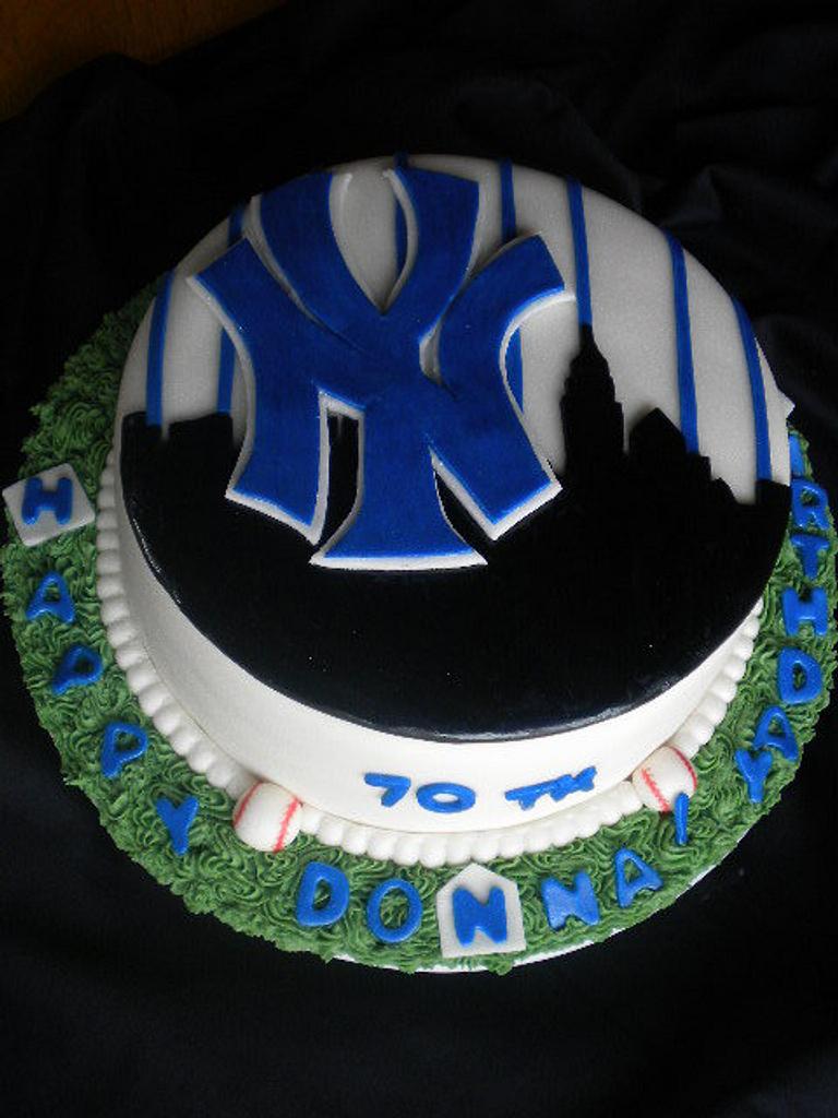 New York Yankees Birthday Cake - Decorated Cake by - CakesDecor