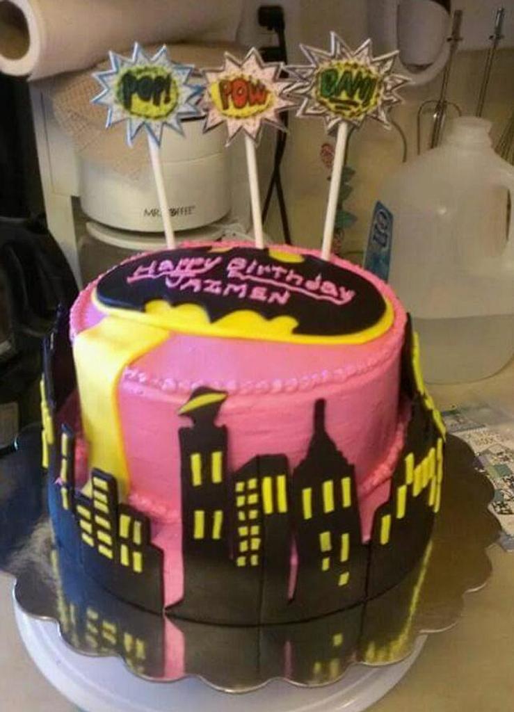 Pink Batgirl Cake Cake By Bronecia Custom Cakes Cakesdecor 