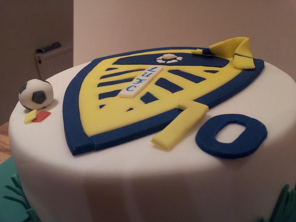 Leeds United Football Cake - Cake by Rachel Nickson - CakesDecor