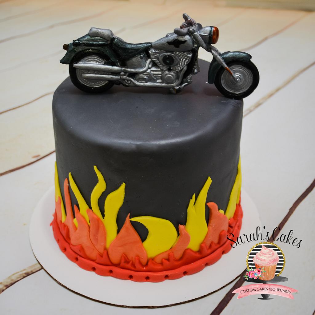 Harley Davidson Cake | Motorcycle birthday cakes, Harley davidson cake,  Funny 50th birthday cakes