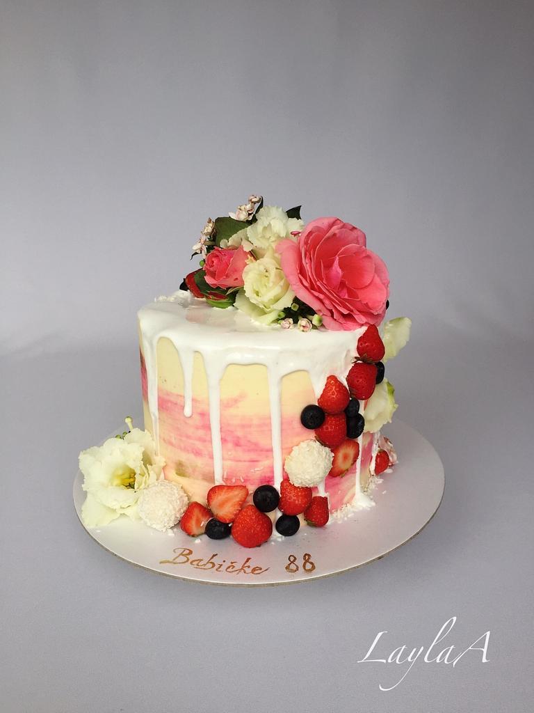 Mini drip cake - Decorated Cake by Layla A - CakesDecor