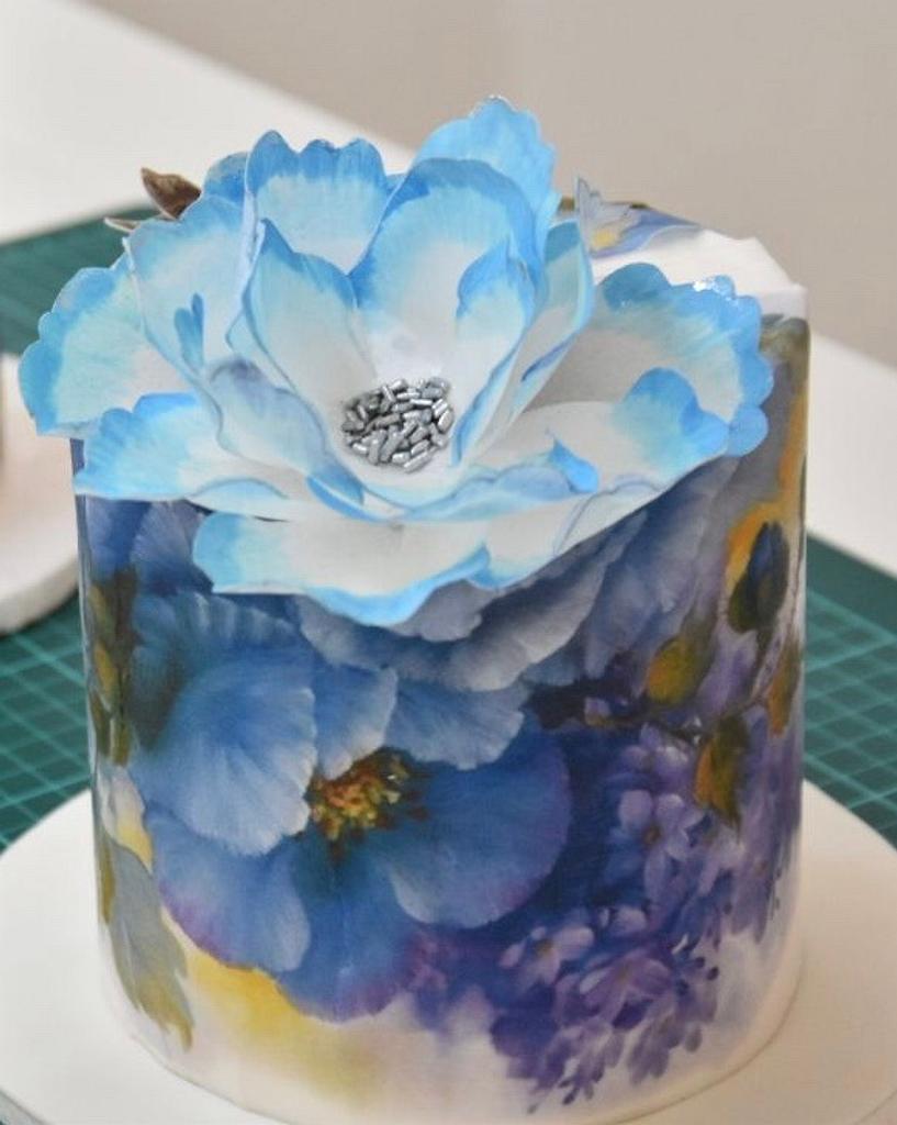 Torta con diseño en papel de arroz, flor en papel de - CakesDecor