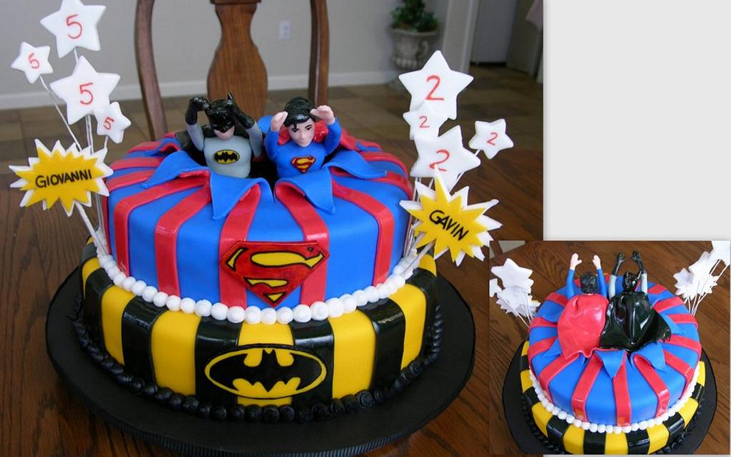 Fondant Superman cake topper - Fun Creations