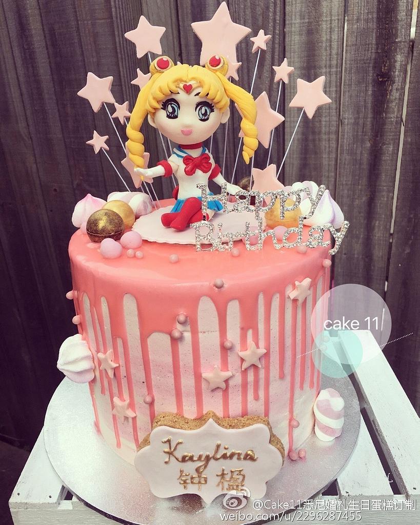 Sailor moon cake - Decorated Cake by Cake11 - CakesDecor