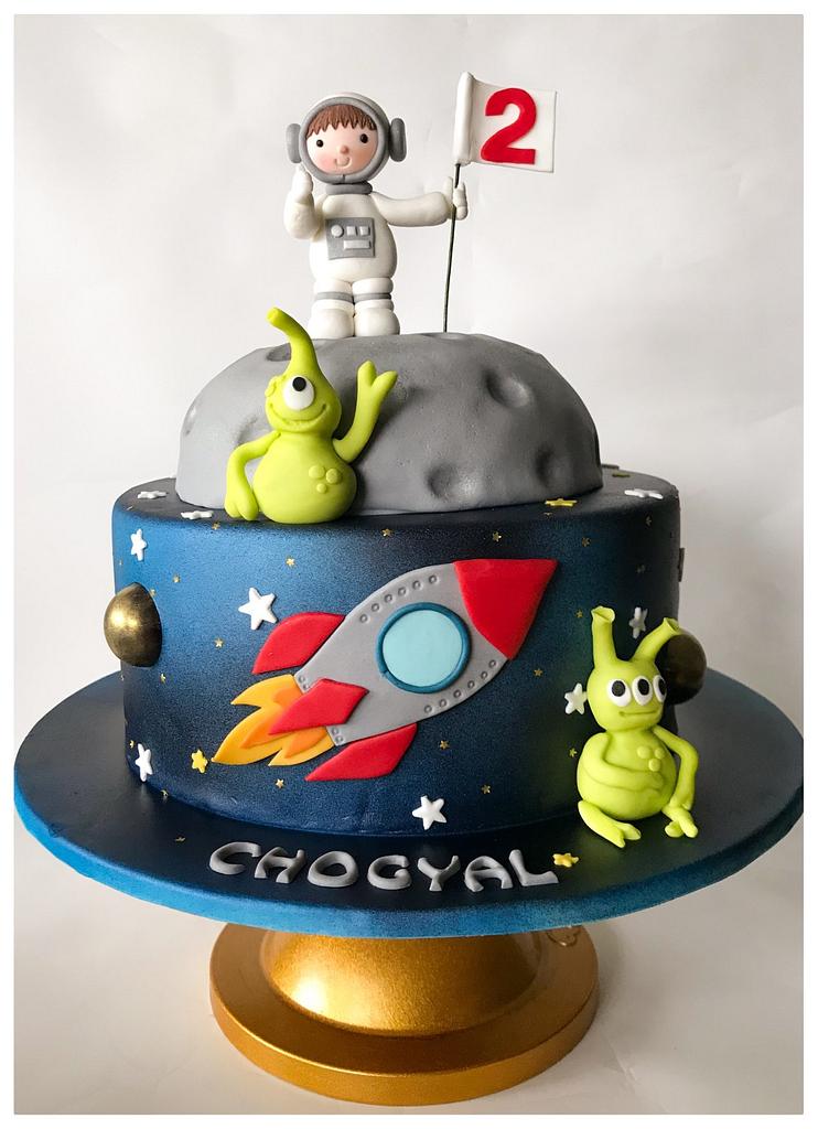 Rohan Outer Space Cake, A Customize Outer Space cake