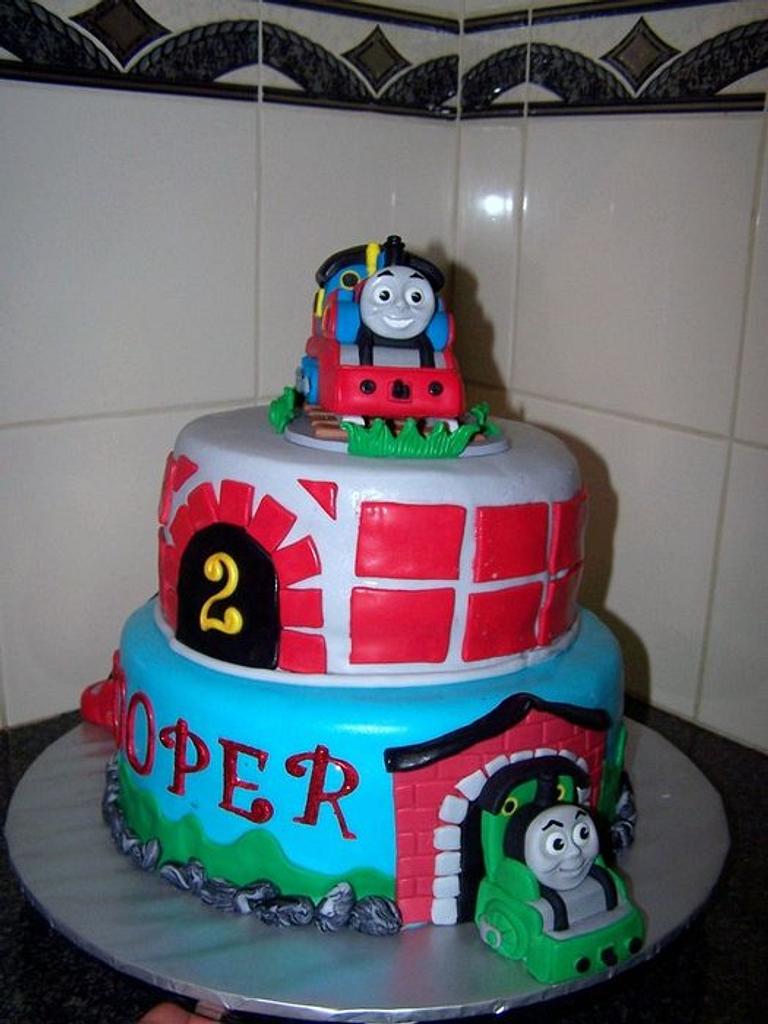 Thomas The Tank Engine cakes - Cake by The Custom Piece - CakesDecor