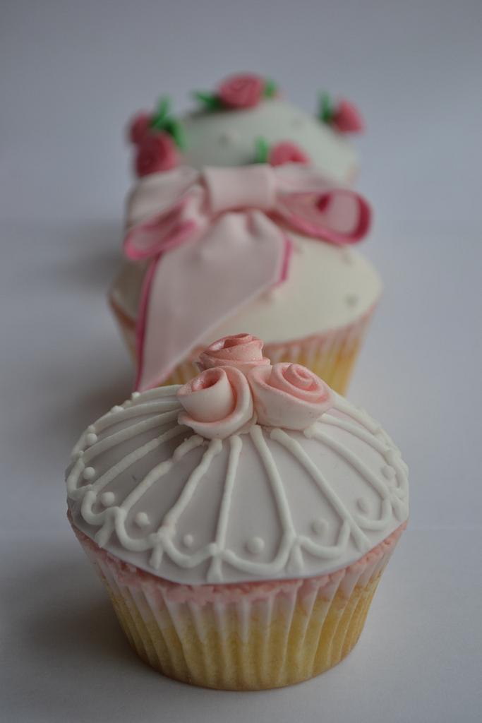 Mother's day cupcakes - cake by Baked Fancies - CakesDecor