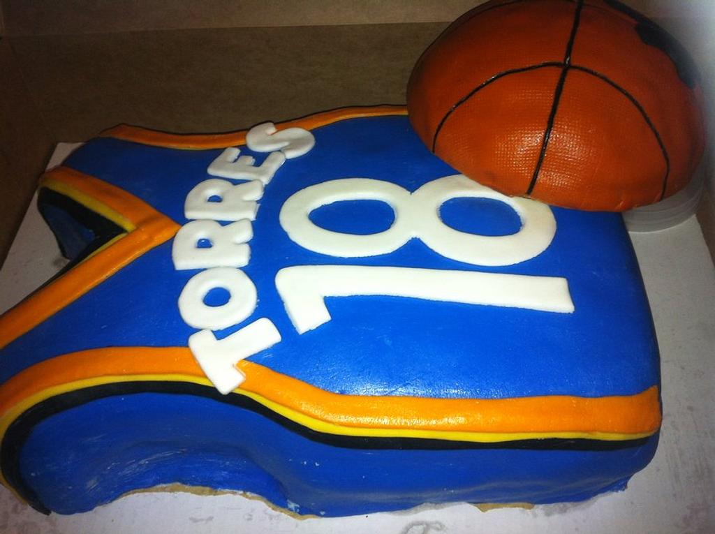 18th Birthday Basketball Cake - Cake by Jenn - CakesDecor