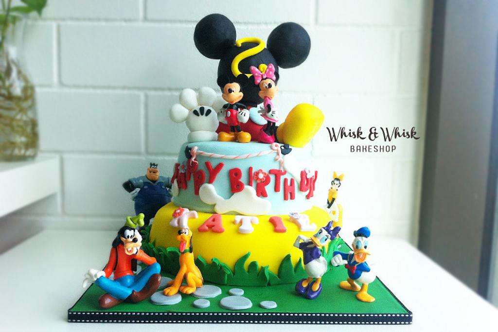 Mickey Mouse Clubhouse Cake. 2-tiered cake that is iced in buttercream with  fondant accents. B… | Mickey mouse birthday cake, Mickey cakes, Mickey mouse  smash cakes